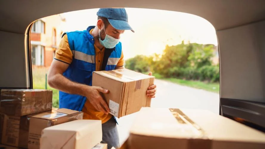 Features to Consider in an E-commerce Courier Service Dubai  